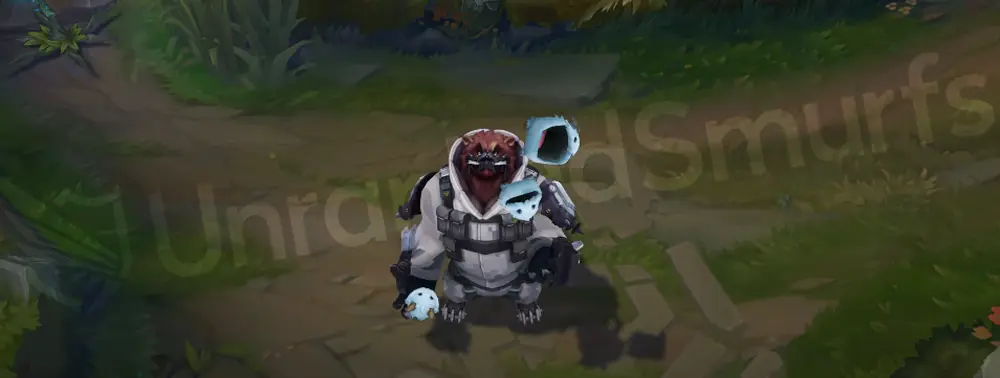 Northern Storm Volibear emote pose highlighting the face guard and winter ops gear