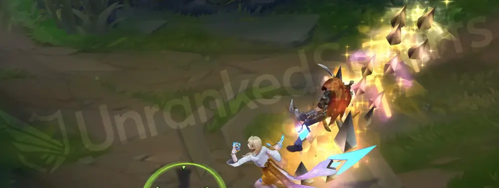 Prestige K/DA Evelynn W - Allure with a shimmering golden heart surrounded by cyan aura