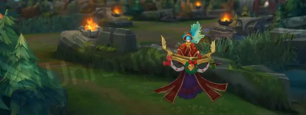 Silent Night Sona front/side in-game view with red-and-gold winter cloak and wreath-wrapped etwahl